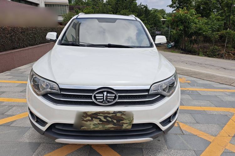 Used FAW Senya R7 2017 1.6L Manual Luxury Model Exterior 5