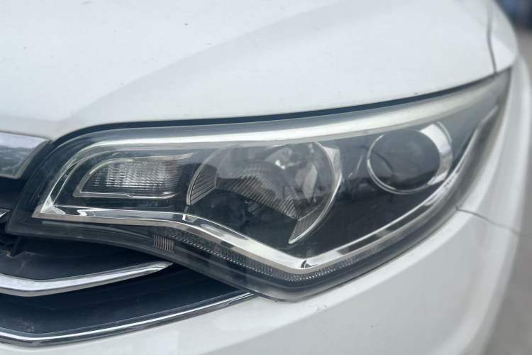 Used FAW Senya R7 2017 Smart Connected Version 1.6L Automatic Zhiyue Model Exterior 6