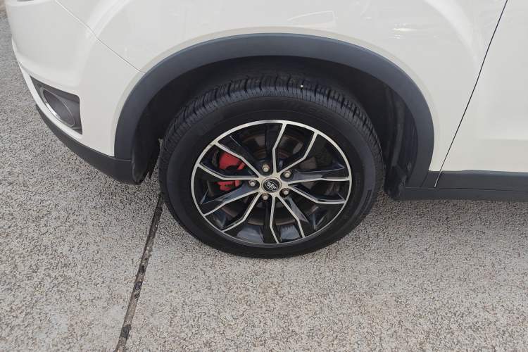 Used FAW Senya R7 2017 1.6L Manual Luxury Model Exterior 7
