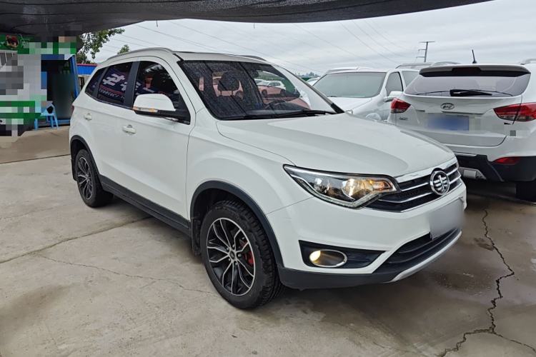 Used FAW Senya R7 2017 1.6L Manual Luxury Model Front Right 45 Deg