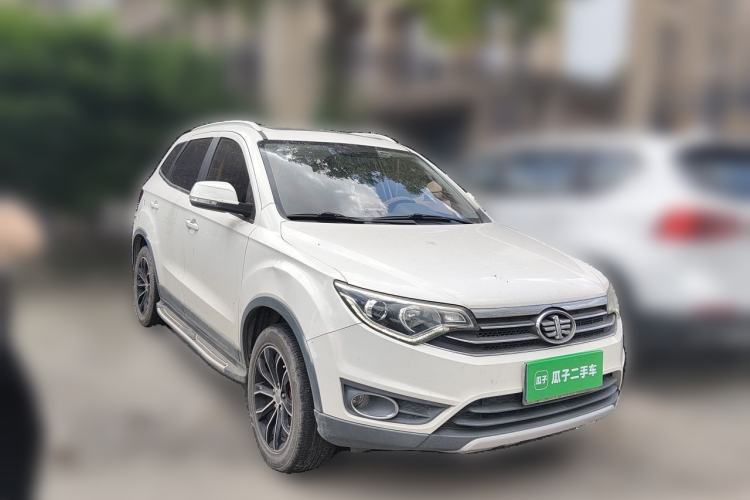 Used FAW Senya R7 2017 1.6L Manual Luxury Model Front Right 45 Deg