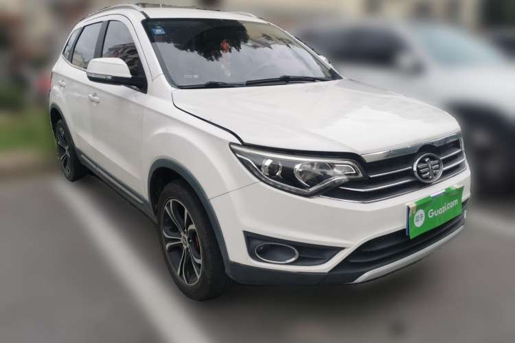 Used FAW Senya R7 2017 1.6L Automatic Luxury Model Front Right 45 Deg