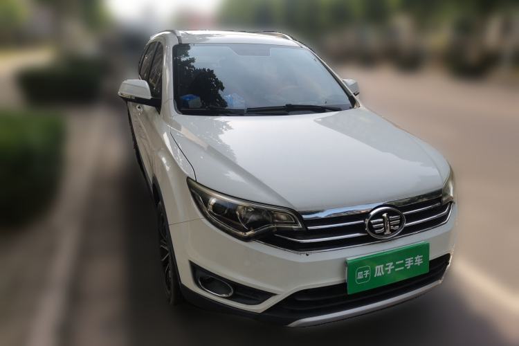 Used FAW Senya R7 2017 1.6L Manual Luxury Model Front Right 45 Deg
