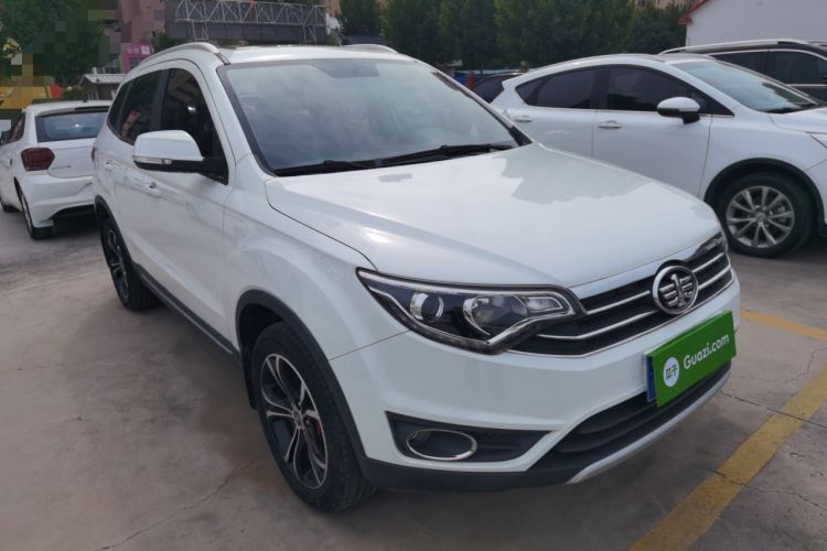 Used FAW Senya R7 2017 1.6L Automatic Smart Version Front Right 45 Deg