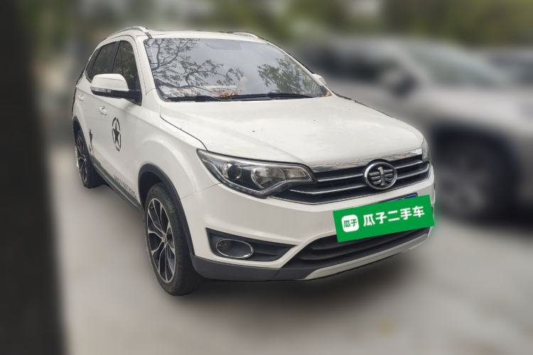 Used FAW Senya R7 2017 1.5T Manual Luxury Sunroof Model Front Right 45 Deg