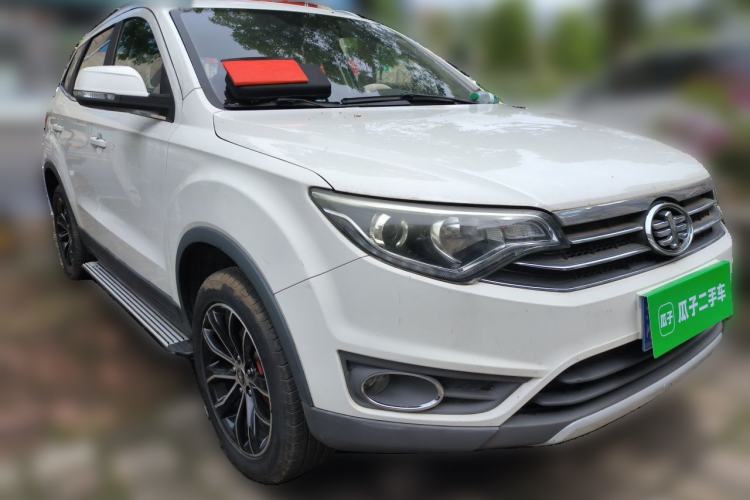 Used FAW Senya R7 2017 1.6L Manual Luxury Model Front Right 45 Deg