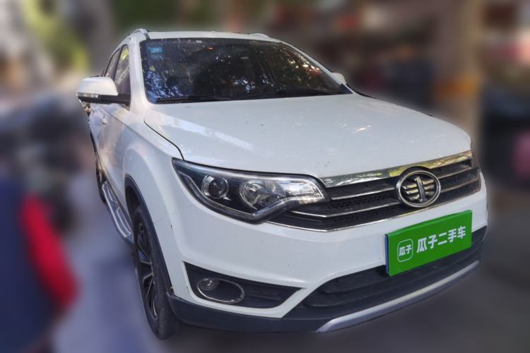 Used FAW Senya R7 2017 1.6L Manual Smart Model Front Right 45 Deg