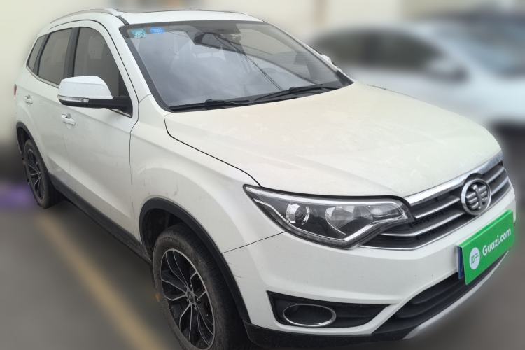 Used FAW Senya R7 2017 1.6L Manual Luxury Model Front Right 45 Deg