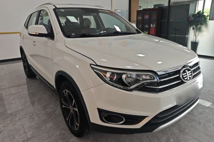 Used FAW Senya R7 2017 1.6L Automatic Prestige Model Front Right 45 Deg