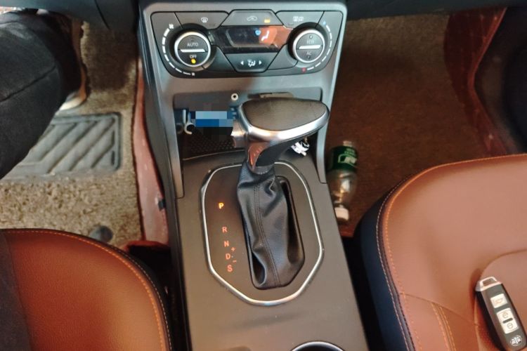 Used FAW Senya R7 2017 1.6L Automatic Smart Version Gear Lever