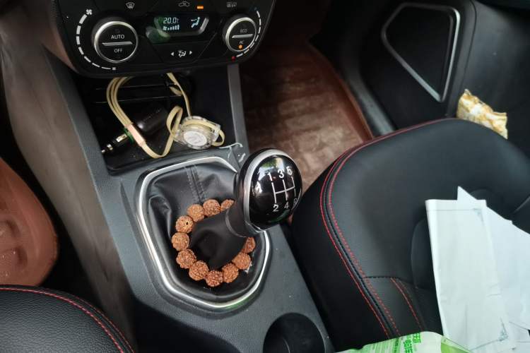 Used FAW Senya R7 2017 1.6L Manual Luxury Model Gear Lever