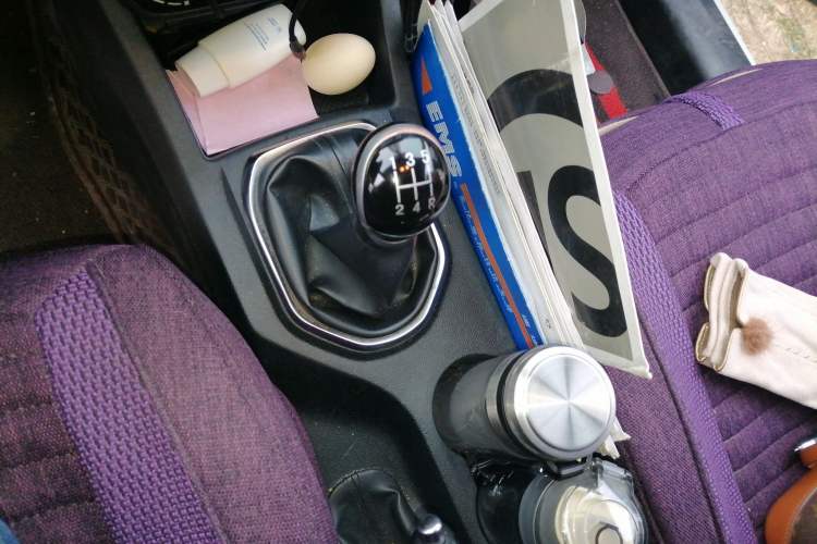 Used FAW Senya R7 2017 1.6L Manual Comfort Model Gear Lever