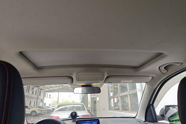 Used FAW Senya R7 2017 1.6L Manual Smart Model Headliner