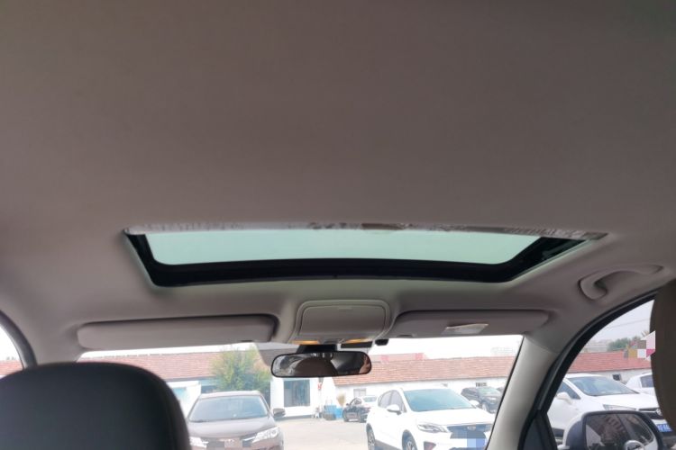 Used FAW Senya R7 2017 1.6L Automatic Smart Version Headliner