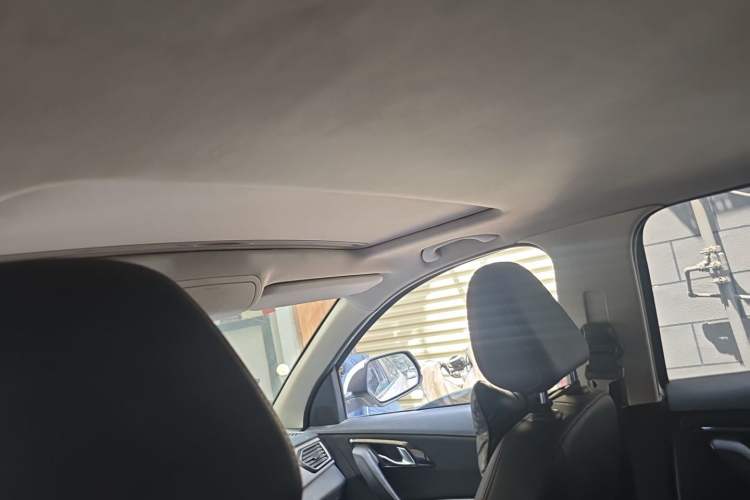 Used FAW Senya R7 2017 1.6L Automatic Smart Version Headliner