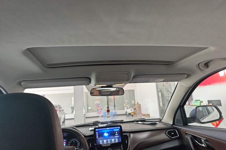 Used FAW Senya R7 2017 1.6L Automatic Prestige Model Headliner