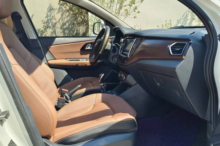 Used FAW Senya R7 2017 1.6L Manual Luxury Model Interior 1