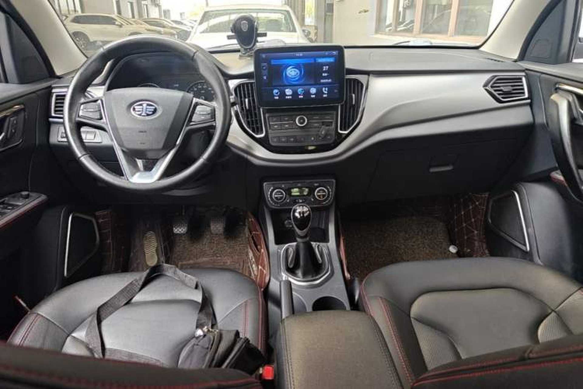 Used FAW Senya R7 2017 1.6L Manual Smart Model Interior 2