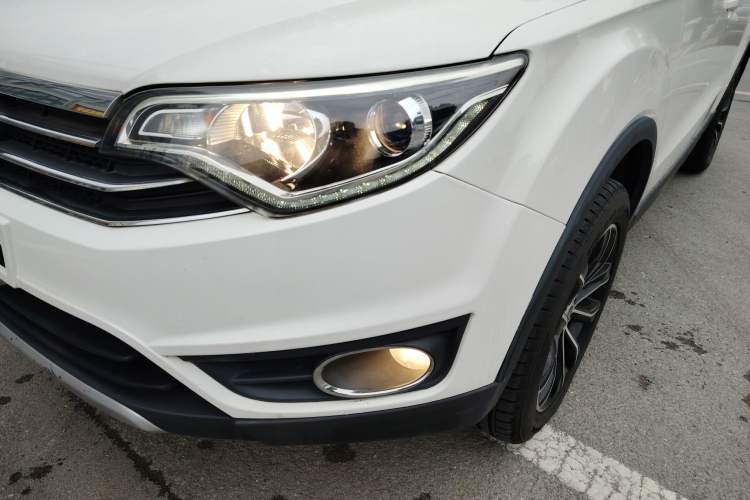 Used FAW Senya R7 2017 1.6L Manual Luxury Model Left Front Headlight