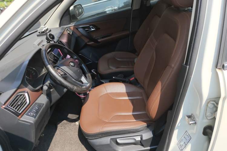 Used FAW Senya R7 2017 1.6L Manual Luxury Model Left Front Seat