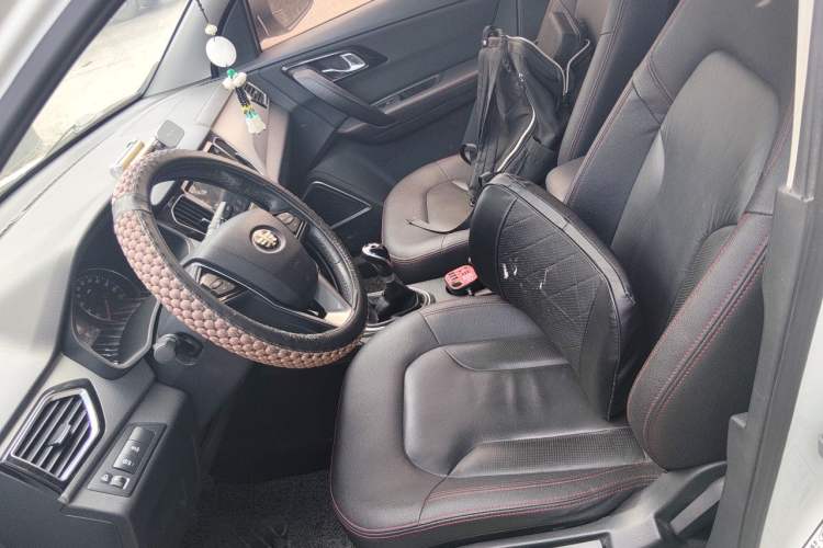 Used FAW Senya R7 2017 1.6L Manual Luxury Model Left Front Seat