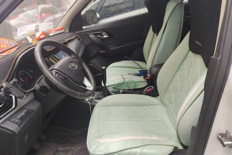 Used FAW Senya R7 2017 1.5T Manual Luxury Sunroof Model Left Front Seat