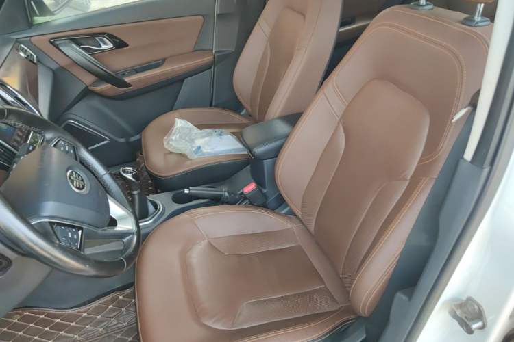 Used FAW Senya R7 2017 1.6L Manual Luxury Model Left Front Seat