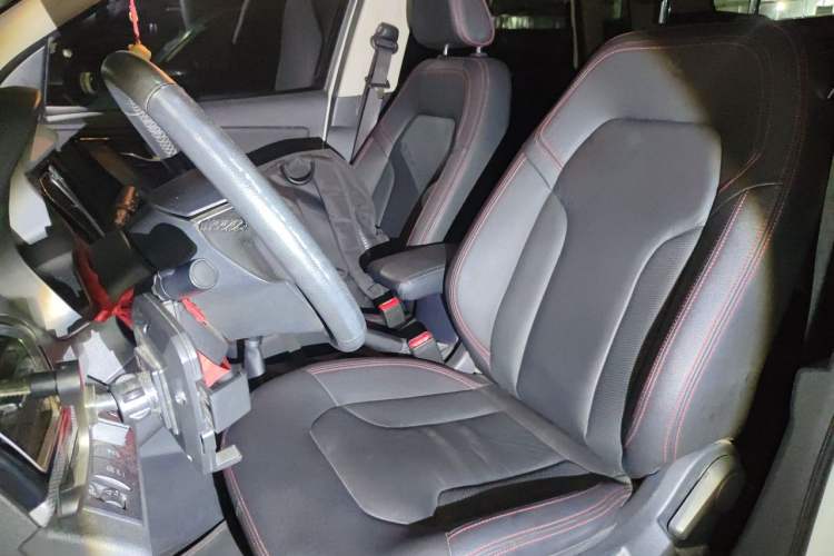 Used FAW Senya R7 2017 1.6L Manual Luxury Model Left Front Seat