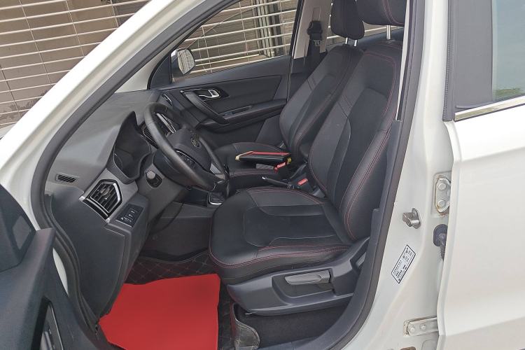 Used FAW Senya R7 2017 1.6L Manual Luxury Model Left Front Seat