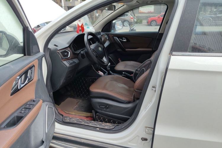 Used FAW Senya R7 2017 1.6L Automatic Prestige Model Left Front Seat