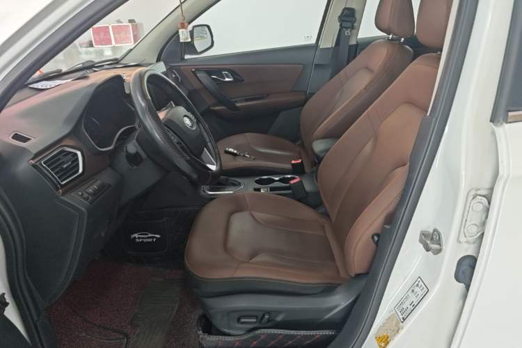 Used FAW Senya R7 2017 1.6L Automatic Prestige Model Left Front Seat