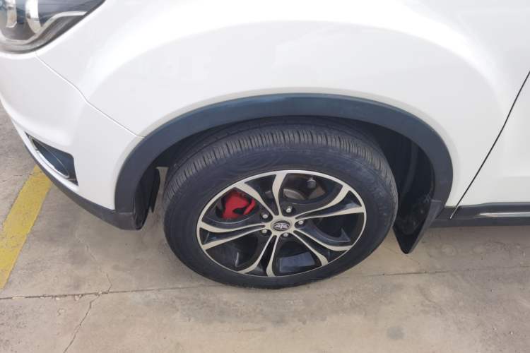 Used FAW Senya R7 2017 1.6L Automatic Smart Version Left Front Wheel Hub