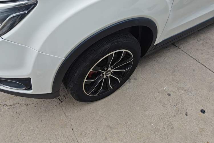 Used FAW Senya R7 2017 1.6L Manual Comfort Model Left Front Wheel Hub