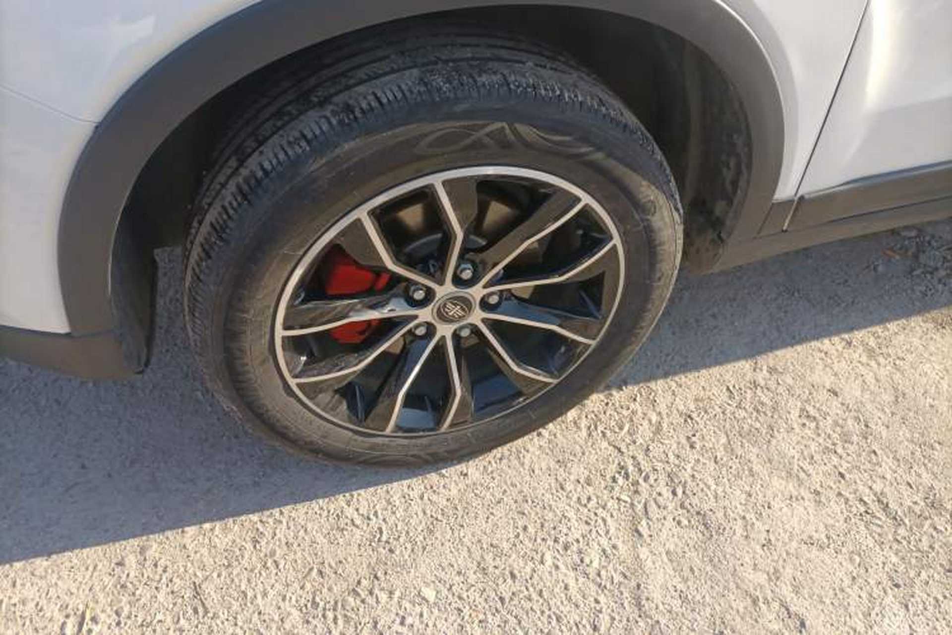 Used FAW Senya R7 2017 1.6L Manual Luxury Model Left Front Wheel Hub