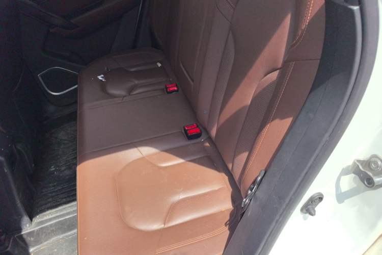 Used FAW Senya R7 2017 1.6L Manual Luxury Model Left Rear Seat
