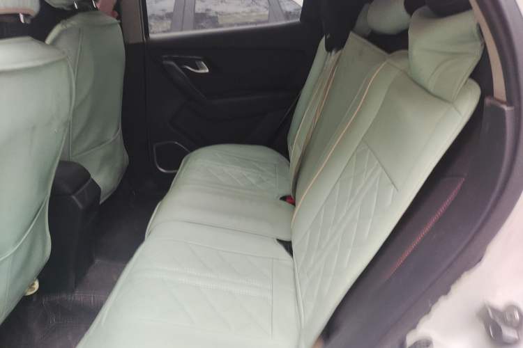 Used FAW Senya R7 2017 1.5T Manual Luxury Sunroof Model Left Rear Seat