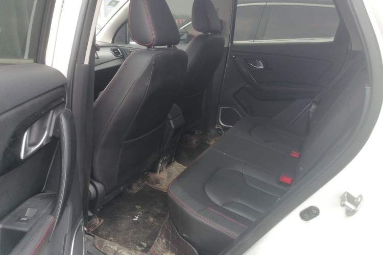 Used FAW Senya R7 2017 1.6L Manual Luxury Model Left Rear Seat