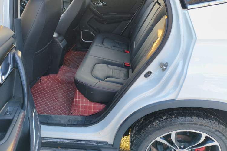 Used FAW Senya R7 2017 1.6L Automatic Smart Version Left Rear Seat