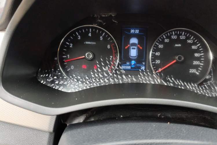 Used FAW Senya R7 2017 1.6L Automatic Prestige Model Odometer Close Up