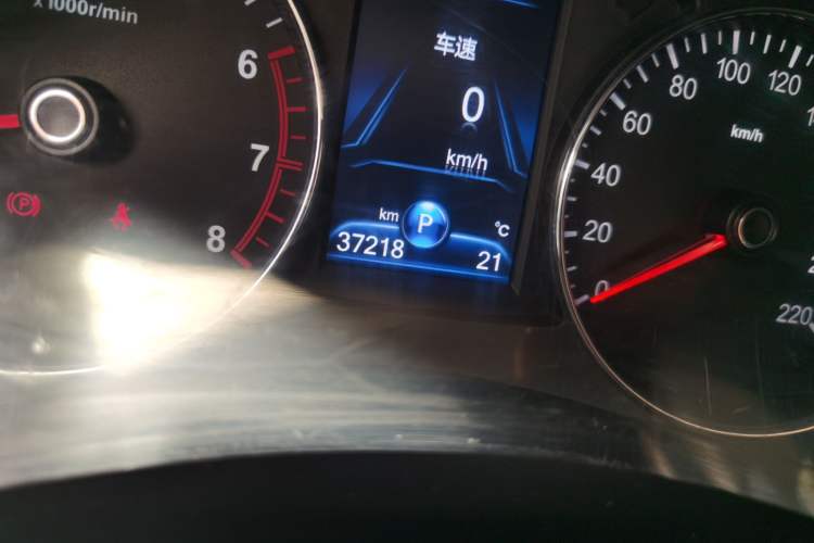 Used FAW Senya R7 2017 1.6L Automatic Smart Version Odometer Close Up
