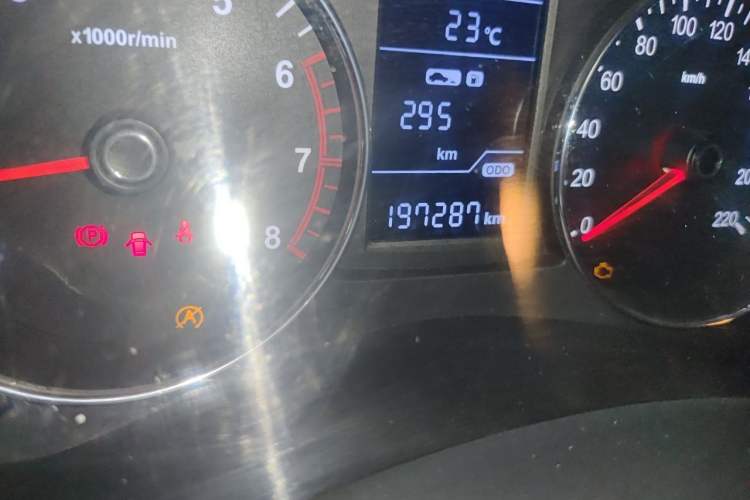 Used FAW Senya R7 2017 1.6L Manual Luxury Model Odometer Close Up