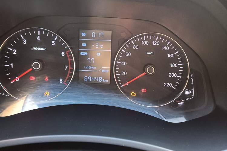 Used FAW Senya R7 2017 1.6L Manual Luxury Model Odometer Close Up