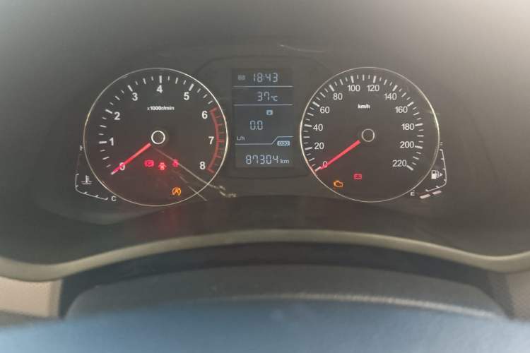 Used FAW Senya R7 2017 1.6L Manual Luxury Model Odometer Close Up