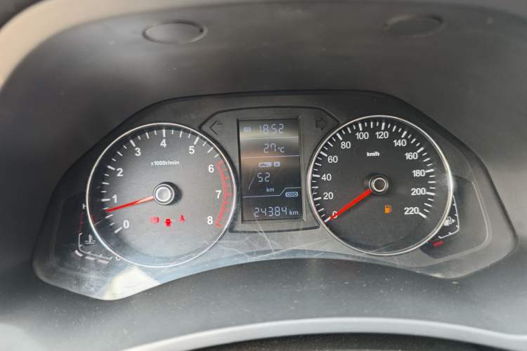 Used FAW Senya R7 2017 1.6L Manual Luxury Model Odometer Close Up