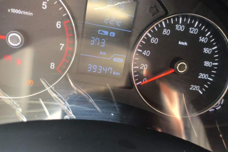 Used FAW Senya R7 2017 1.6L Manual Luxury Model Odometer Close Up