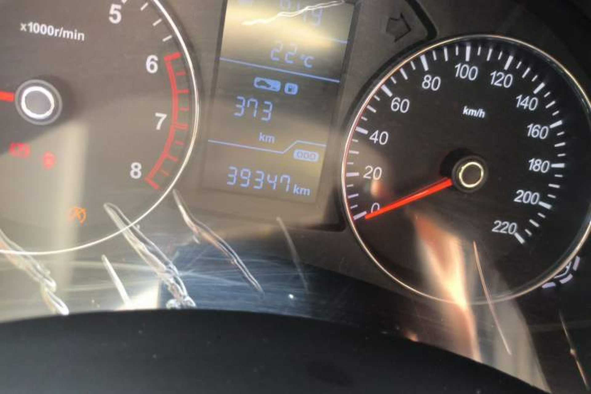 Used FAW Senya R7 2017 1.6L Manual Luxury Model Odometer Close Up