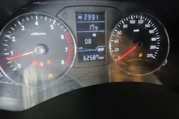 Used FAW Senya R7 2017 1.6L Manual Luxury Model Odometer Close Up