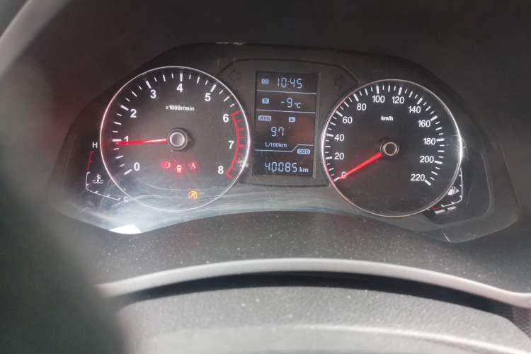 Used FAW Senya R7 2017 1.6L Manual Fashion Model Odometer Close Up
