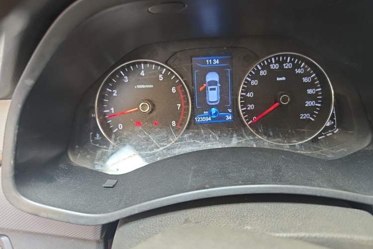Used FAW Senya R7 2017 1.6L Automatic Smart Version Odometer Close Up