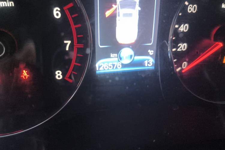 Used FAW Senya R7 2017 1.6L Automatic Smart Version Odometer Close Up